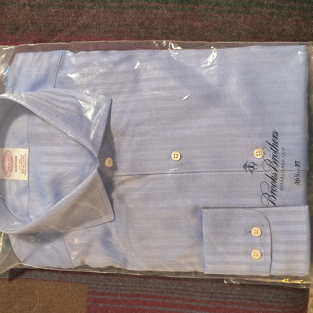 NWT Brooks Brothers spread collar dress shirt 16.5 by 37"